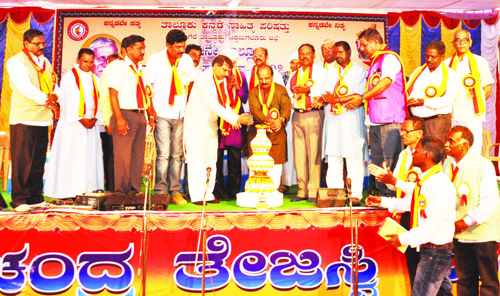 ಭ್ರಷ್ಟರು, ಕೋಮುವಾದಿಗಳು ಅಕ್ಷರಸ್ಥರೇ ಆಗಿರುವುದು ವಿಪರ್ಯಾಸ:  ಸಾಹಿತಿ ಶ್ರೀಕಂಠ ಕೂಡಿಗೆ